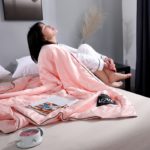 Couette de lit en satin de soie, douce, confortable et légère – Image 4