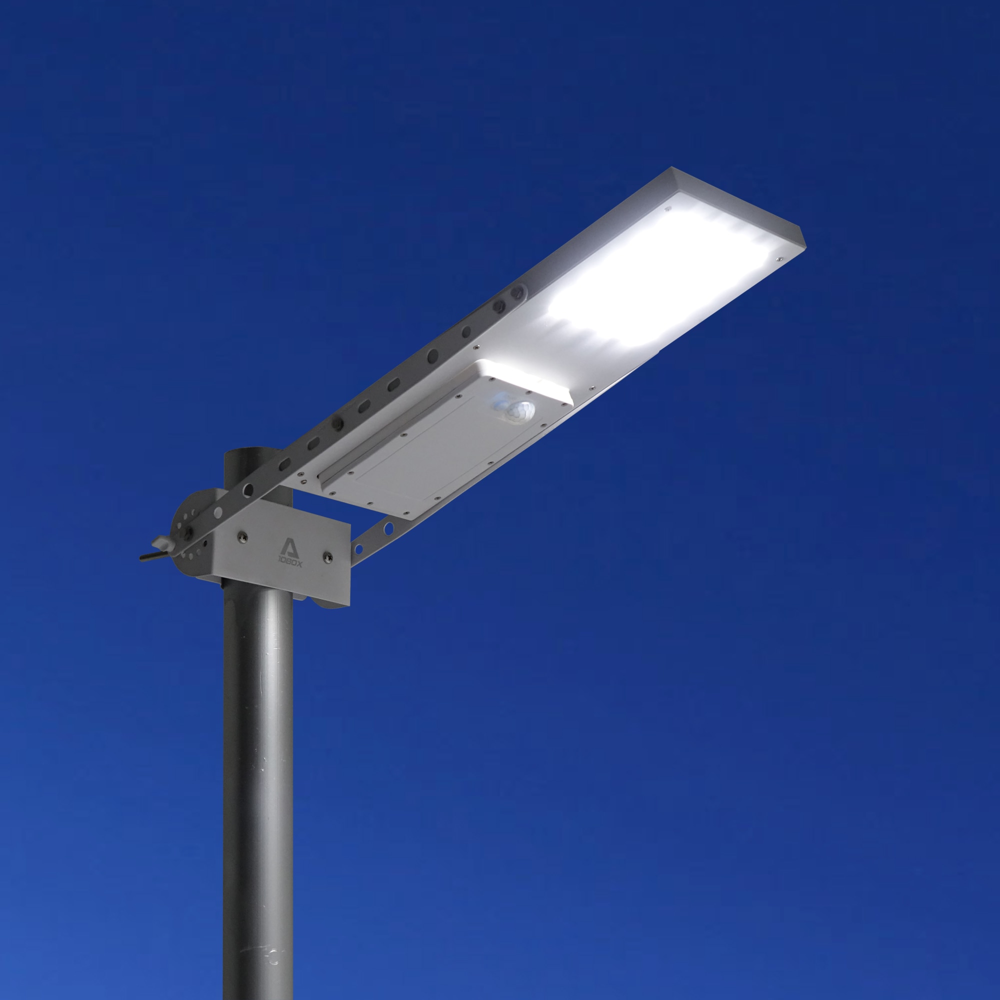 Lampadaire LED 1080X en aluminium, énergie solaire, capteur de mouvement PIR, 6'000mAH