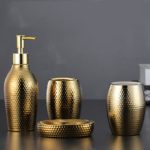 Ensemble d’accessoires de salle de bains en céramique dorée, 4 pièces – Image 3