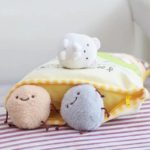 Lot de 8 peluches de petits animaux avec oreiller pour rangement, Sumikko Gurashi, kawaii, 40 x 50 cm – Image 5