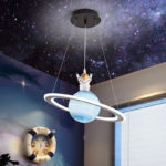 Suspension LED pour chambre d’enfant, 50 cm, astronaute assis sur Jupiter, contrôle via APP ou télécommande – Image 3