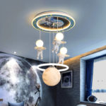 Plafonnier LED pour chambre d’enfant, 50 cm, trois astronautes dans l'espace, contrôle via APP ou télécommande – Image 3