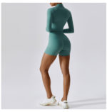 Ensemble de fitness 3 pièces, veste, top, short taille haute, sans couture, anti boulochage, anti-rétrécissement et respirant – Image 2