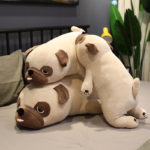 Peluche de chien Carlin couché, doux et confortable, de 50 à 90 cm – Image 2