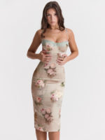 Robe mi-longue en dentelle imprimée, Satin, bretelles spaghetti, dos nu et taille haute – Image 4