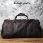 Sac de voyage en cuir de vachette, classique, à bandoulière – Image 9