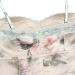 Robe mi-longue en dentelle imprimée, Satin, bretelles spaghetti, dos nu et taille haute – Image 9