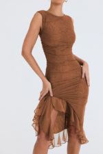 Robe midi froncée à volants, dos nu, sans manches, irrégulière – Image 14