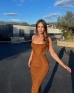 Robe longue froncée, corset élégant, bretelles spaghetti, dos nu, fermeture éclair – Image 6